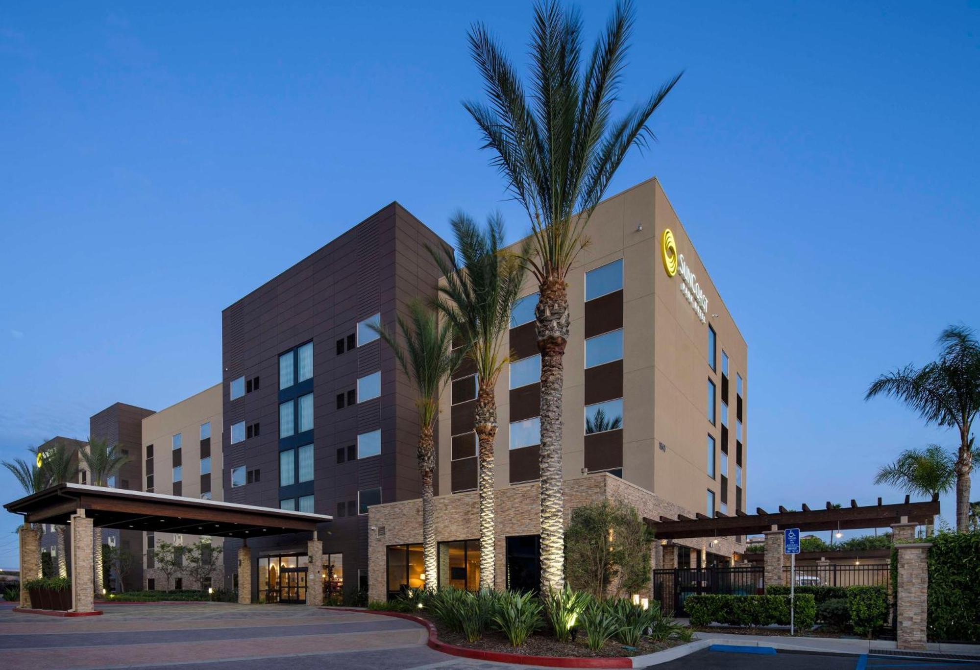 Suncoast Hotel Anaheim, Tapestry Collection By Hilton Zewnętrze zdjęcie